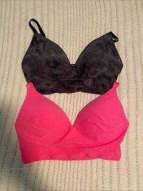 Victoria's Secret Wireless Molded Bralettes in Hot Pink and Charcoal